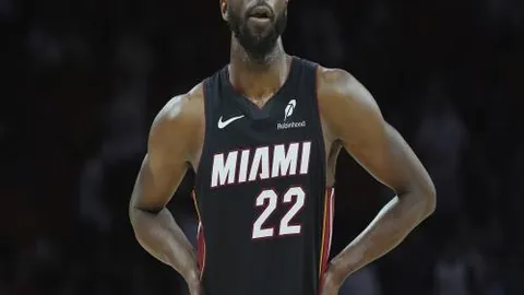 利物浦以2-0战胜曼城，英超领先优势扩大至11分。