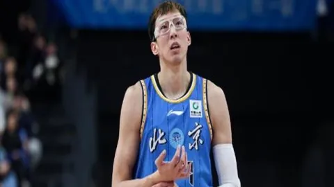 熱刺上半場陷危機 拜仁先馳領先維多維奇一瞬間破網